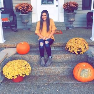 Meet your Posher, Danielle